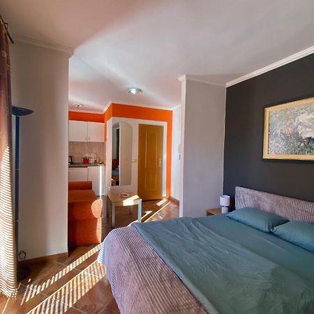 Markovic Aparthotel - Budva Becici Hotel Екстер'єр фото