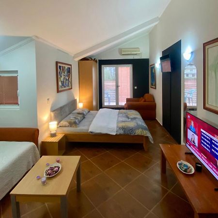 Markovic Aparthotel - Budva Becici Hotel Екстер'єр фото