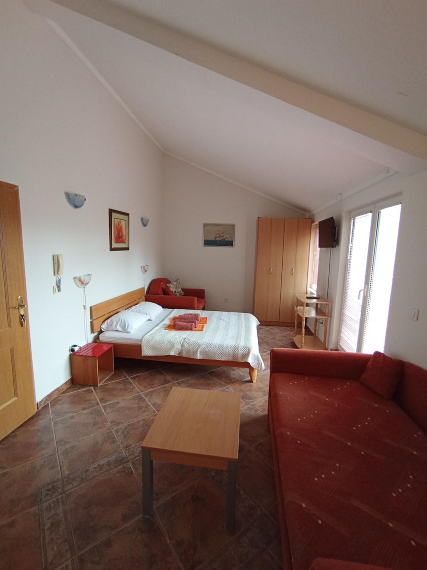 Markovic Aparthotel - Budva Becici Hotel Екстер'єр фото