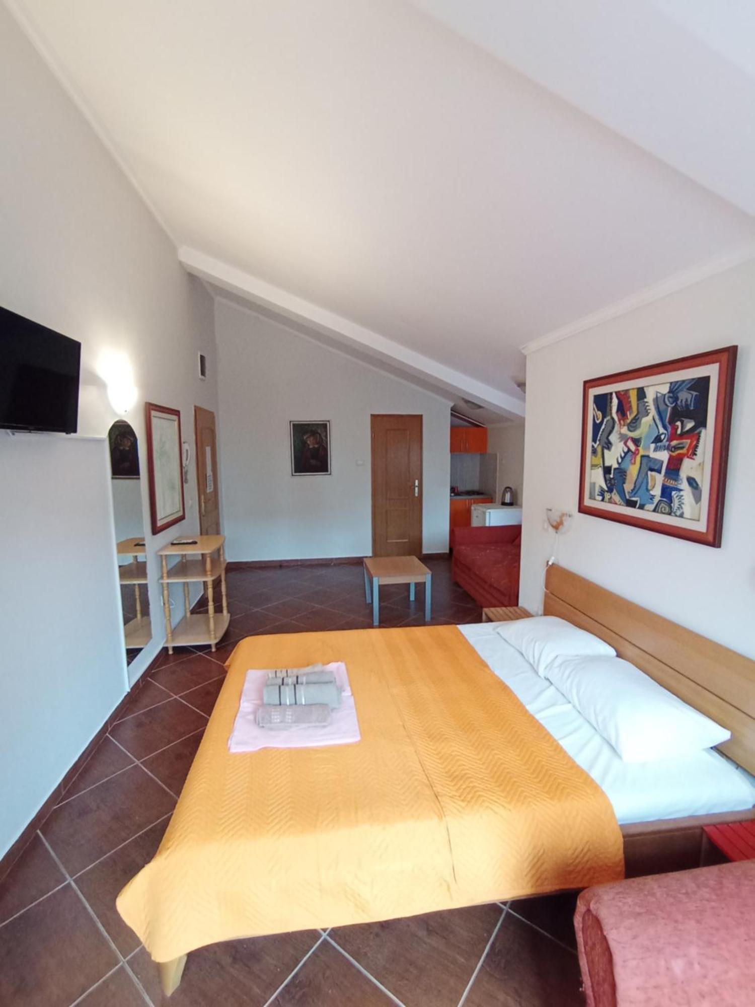 Markovic Aparthotel - Budva Becici Hotel Екстер'єр фото