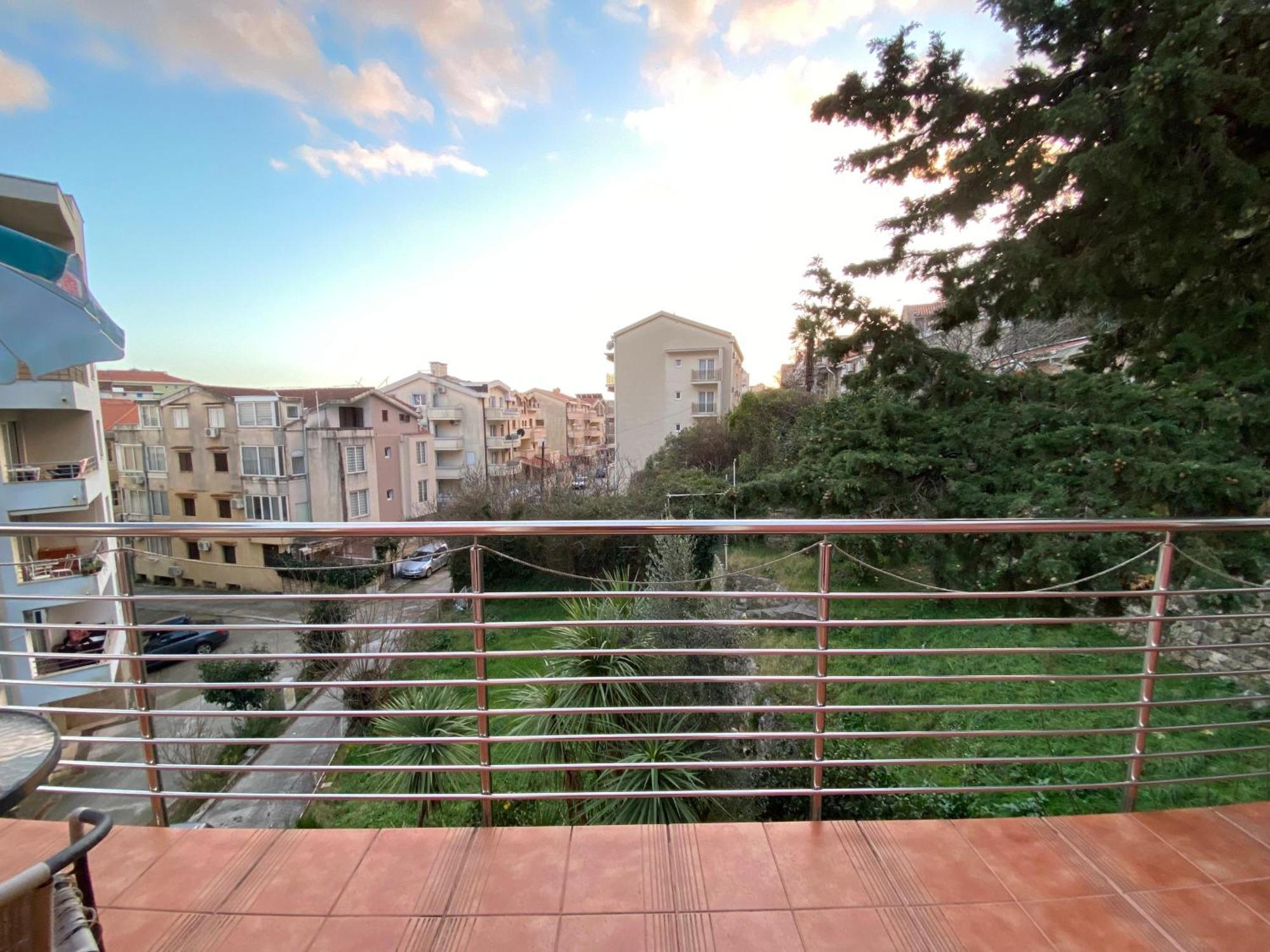 Markovic Aparthotel - Budva Becici Hotel Екстер'єр фото